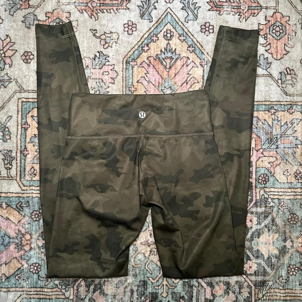 Lululemon Camo Leggings (size 2)‎